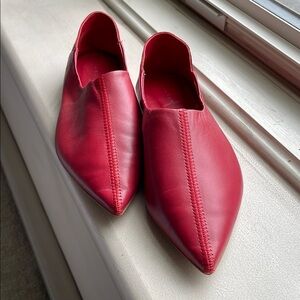 Jigsaw Red Flats with Elegant Minimalism